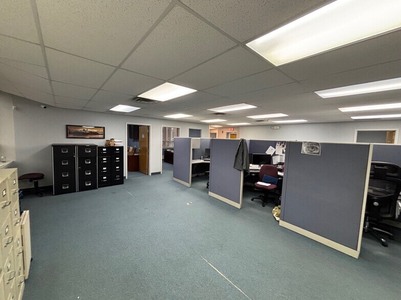 More Photos Of 1654 King St, Enfield Office For Lease