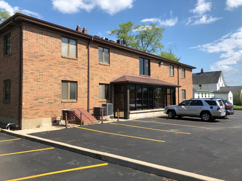 More Photos Of 110 S Hager Ave, Barrington Office For Lease