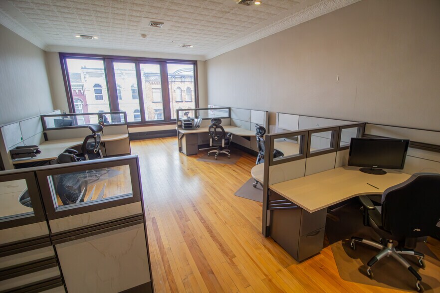 More Photos Of 174 Glen St, Glens Falls Office For Sale