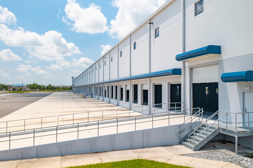 More Photos Of 5300 Allen K Breed Hwy, Lakeland Unknown For Lease