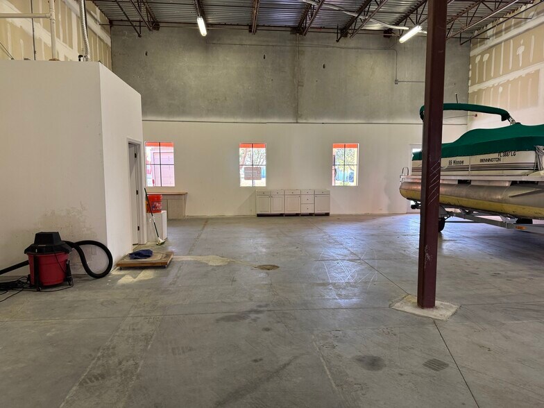 More Photos Of 413 NE Van Loon Ln, Cape Coral Light Distribution For Sale