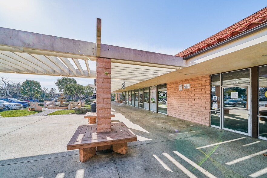 More Photos Of 409-427 E Avenida De Los Arboles, Thousand Oaks Storefront For Sale