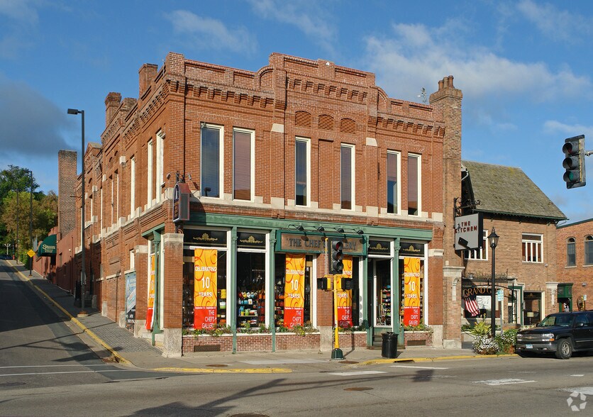 More Photos Of 324-326 S Main St, Stillwater General Retail For Sale