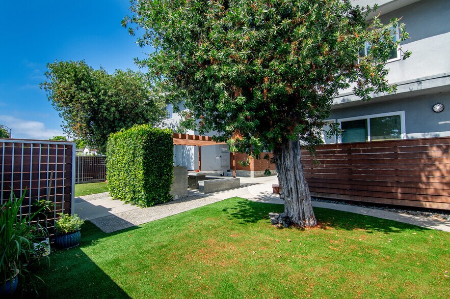 More Photos Of 2023 Preuss Rd, Los Angeles Apartments For Sale