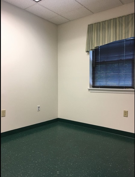 More Photos Of 225 Bridge St, Metuchen Medical For Lease