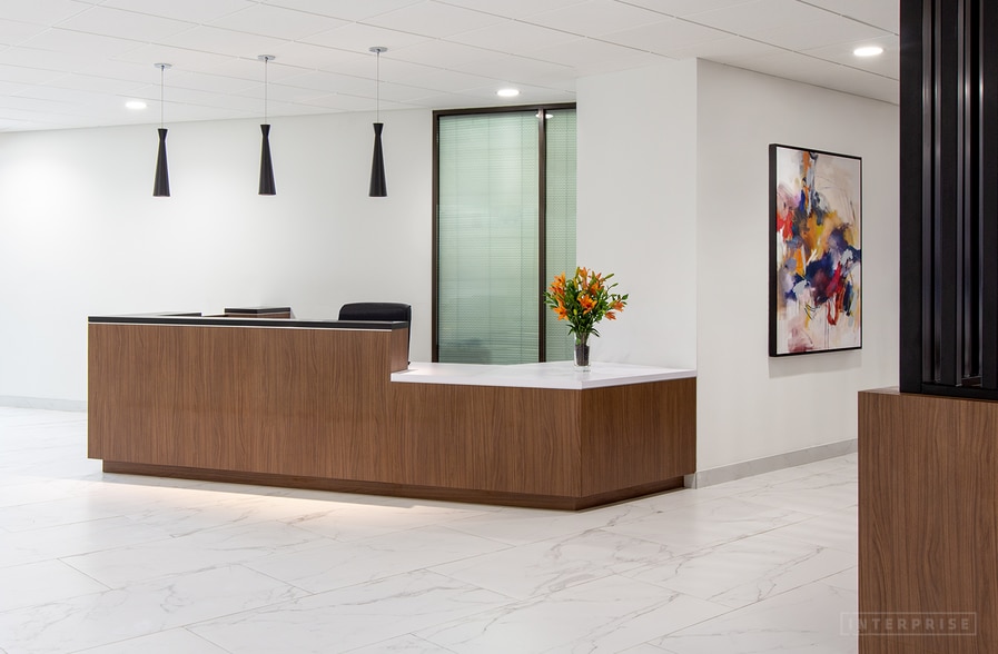 More Photos Of 8200 Brookriver Dr, Dallas Unknown For Lease