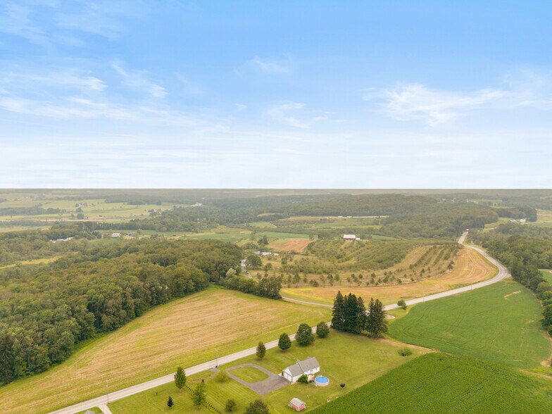 More Photos Of 162 Black Bear Run, Berlin Specialty For Sale