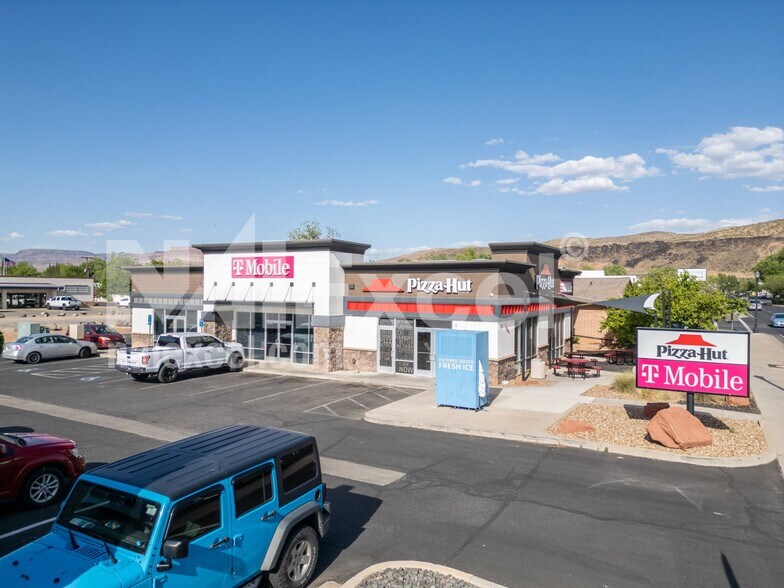 More Photos Of 222 W State St, Hurricane Storefront Retail Office For Sale