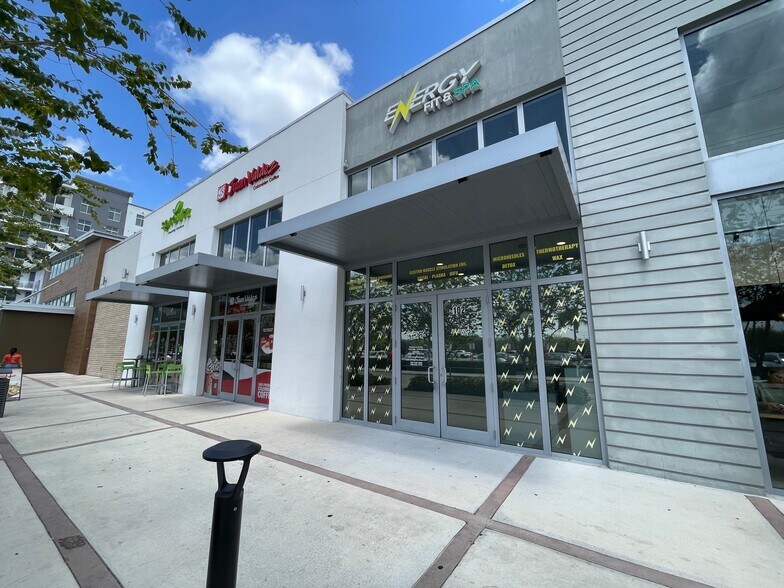 Primary Photo Of 5875 NW 105th Ct, Doral Storefront For Lease