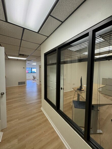 More Photos Of 1511 Seminola Blvd, Casselberry Warehouse For Lease