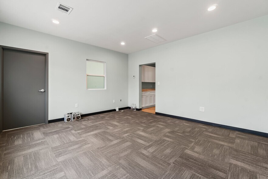 More Photos Of 25330 Aldine Westfield Rd, Spring Warehouse For Lease