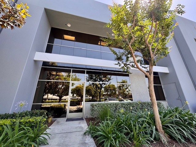 More Photos Of 630 W Lambert Rd, Brea Light Manufacturing For Lease