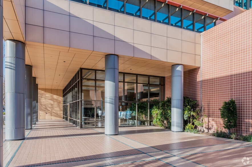 More Photos Of 625 N Grand Ave, Santa Ana Office For Sale