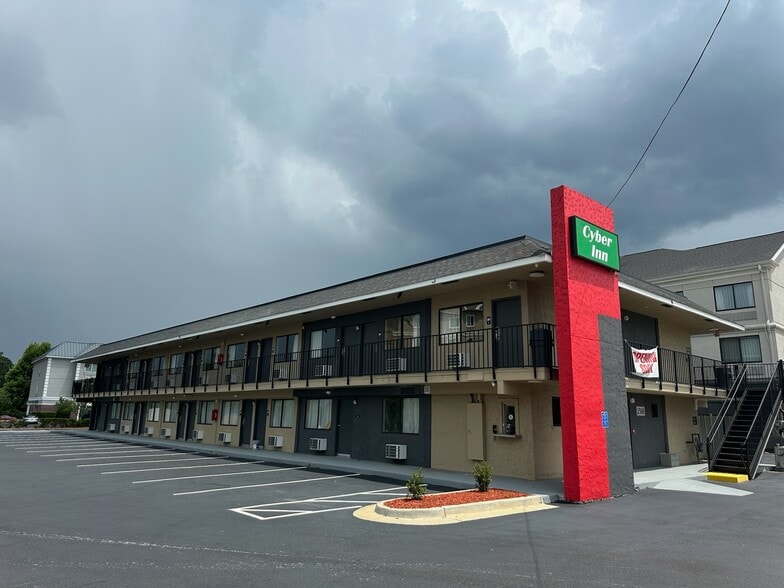 Primary Photo Of 2560 Center West Pky, Augusta Hotel For Sale