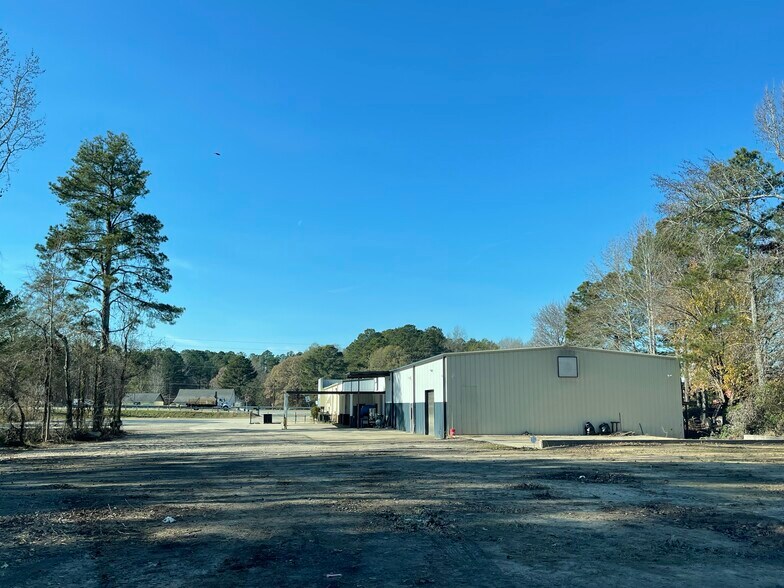 More Photos Of 9696 Tara Blvd, Jonesboro Flex For Lease