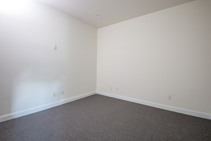 More Photos Of 2001 Auburn Hills Pky, McKinney Office For Lease
