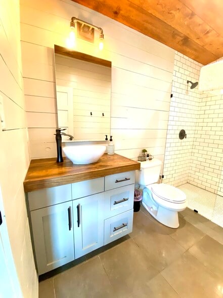 More Photos Of 405 Martin rd, Dripping Springs Specialty For Sale