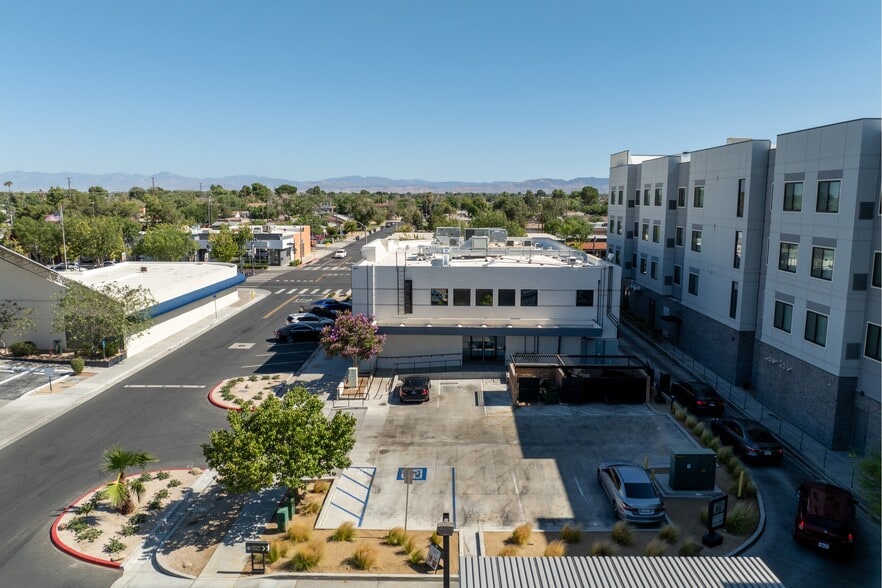 More Photos Of 843 W Lancaster Blvd, Lancaster Bank For Lease