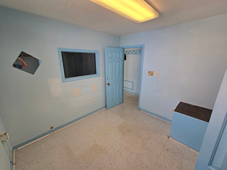 More Photos Of 3026 Meadowbridge Rd, Richmond Freestanding For Lease