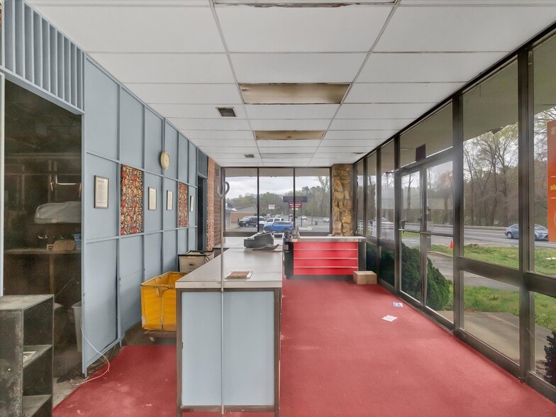 More Photos Of 225 SE Branchview Dr, Concord Freestanding For Sale