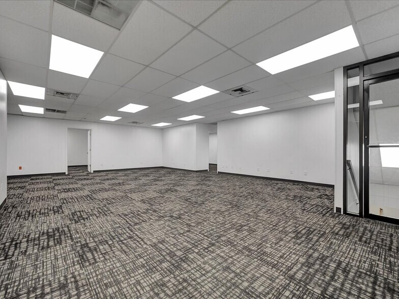 More Photos Of 3804 South St, Nacogdoches Warehouse For Sale