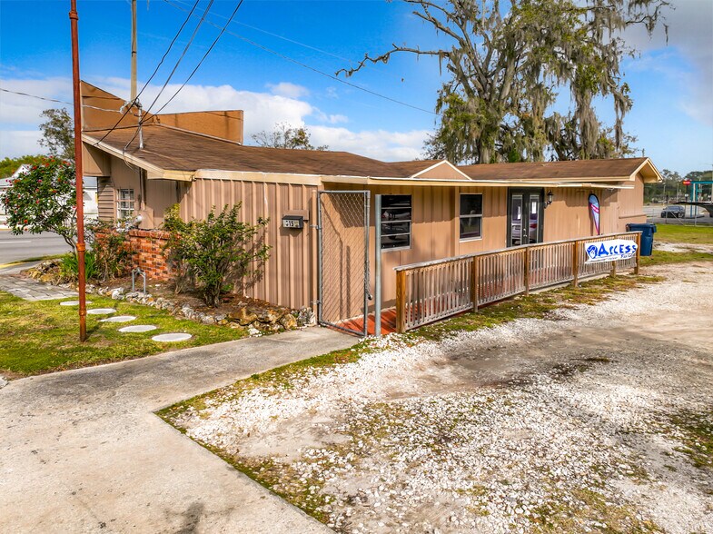 More Photos Of 315 Magnolia Ave, Auburndale Office Residential For Lease