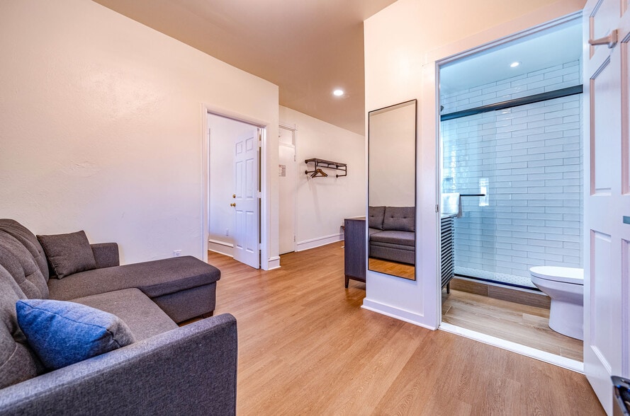 More Photos Of 724 Ocean Ave, Ocean City Hotel For Sale