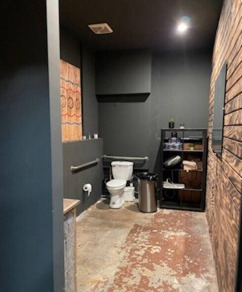More Photos Of 2020 Placentia Ave, Costa Mesa Manufacturing For Lease