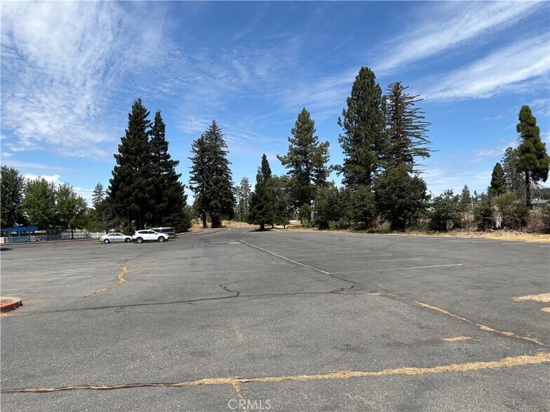 More Photos Of 7224 Skyway, Paradise Land For Sale
