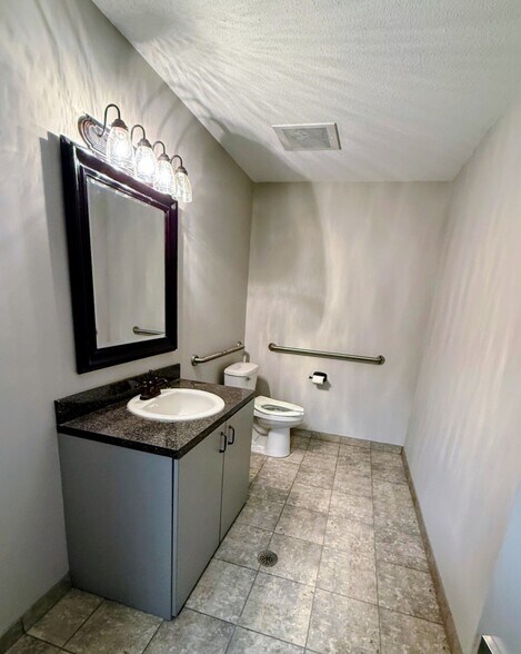 More Photos Of 1034 16th St N, Saint Petersburg Medical For Lease