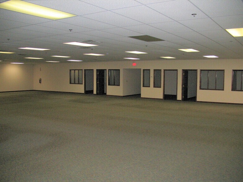 More Photos Of 18 N Main St, Cape Girardeau Storefront Retail Office For Sale