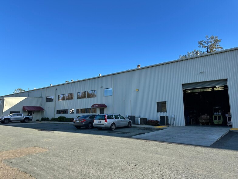 More Photos Of 9800-9900 Hill View Rd, Newcastle Warehouse For Lease