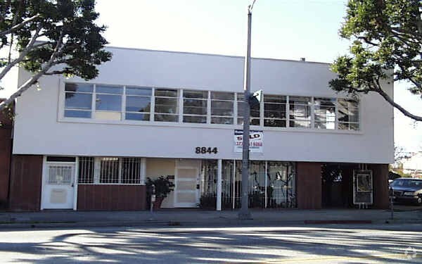More Photos Of 8844 Olympic Blvd, Beverly Hills Office For Sale