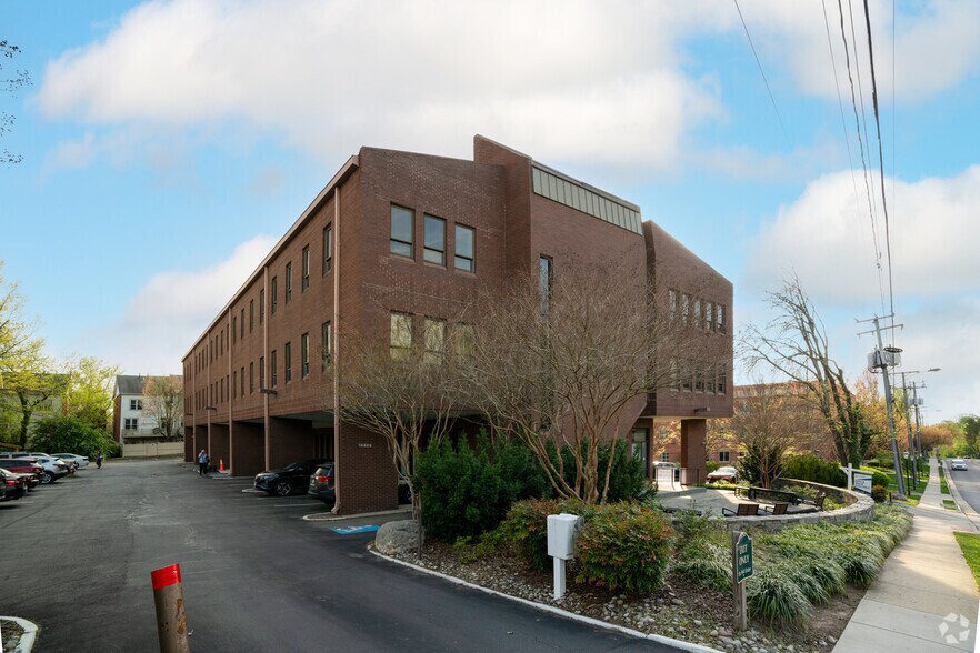 More Photos Of 10505 Judicial Dr, Fairfax Office For Lease