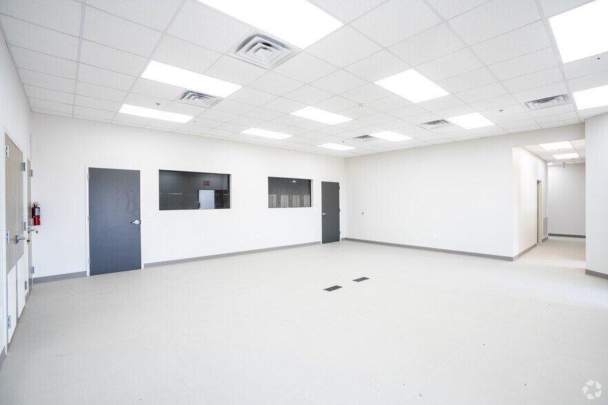 More Photos Of 172 Interamerica Blvd, Laredo Warehouse For Lease