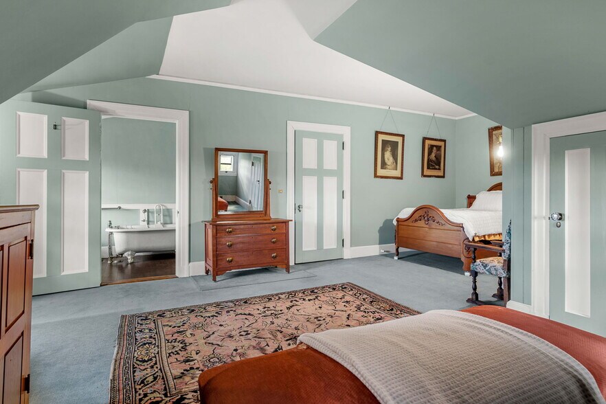 More Photos Of 4 Windmill Hill rd, Dublin Specialty For Sale