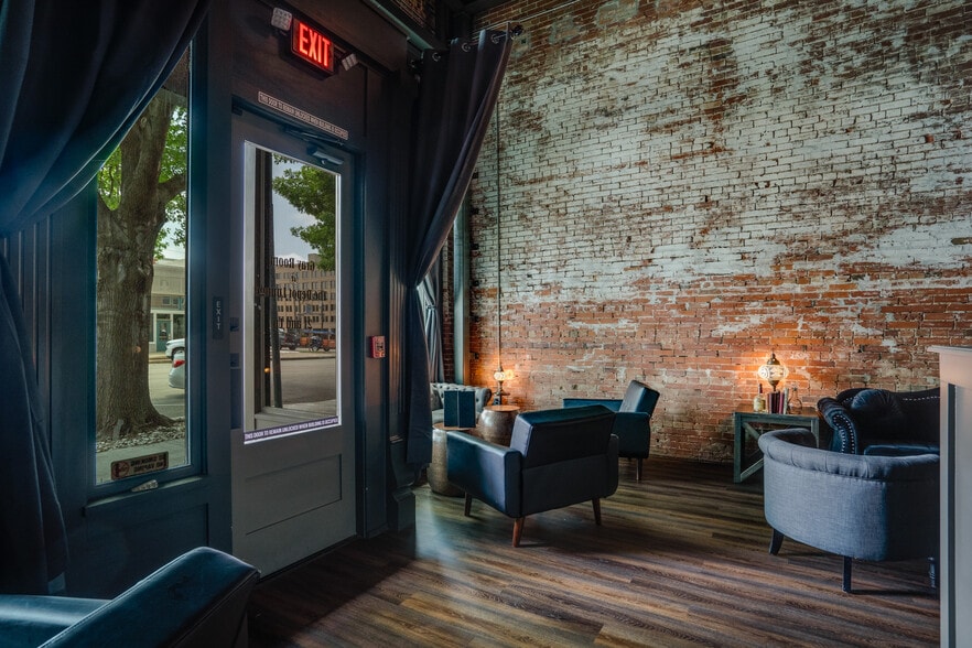 More Photos Of 809 Ohio Ave, Wichita Falls Bar For Sale