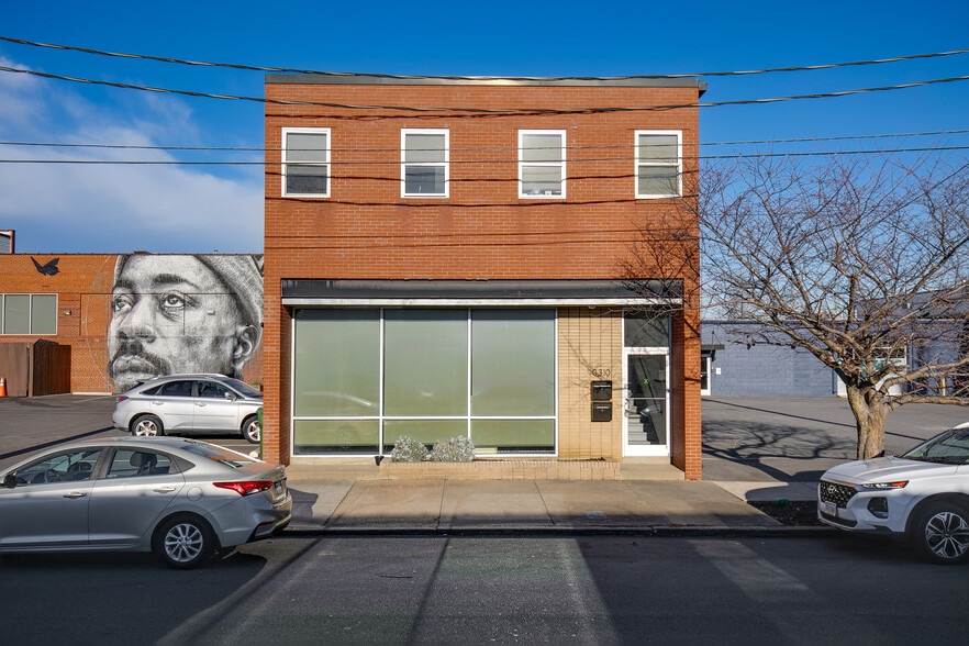 More Photos Of 3310 W Clay St, Richmond Showroom For Lease