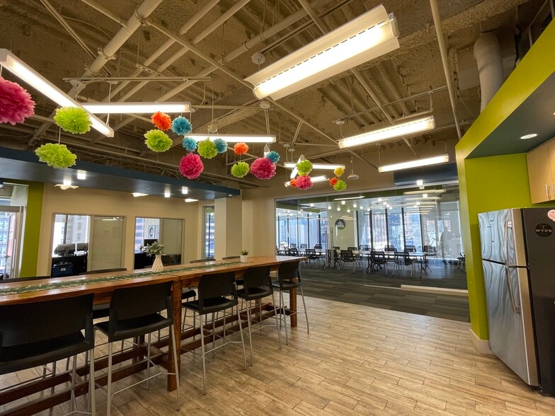 More Photos Of 20 S Charles St, Baltimore Office For Sale