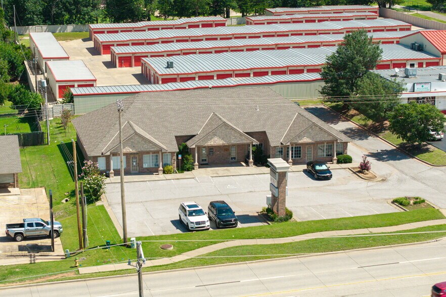More Photos Of 543 E Ok-152, Mustang Office For Sale