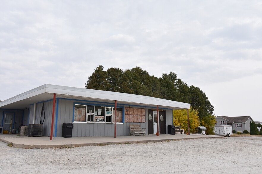 More Photos Of 911 South St, Jesup Restaurant For Sale