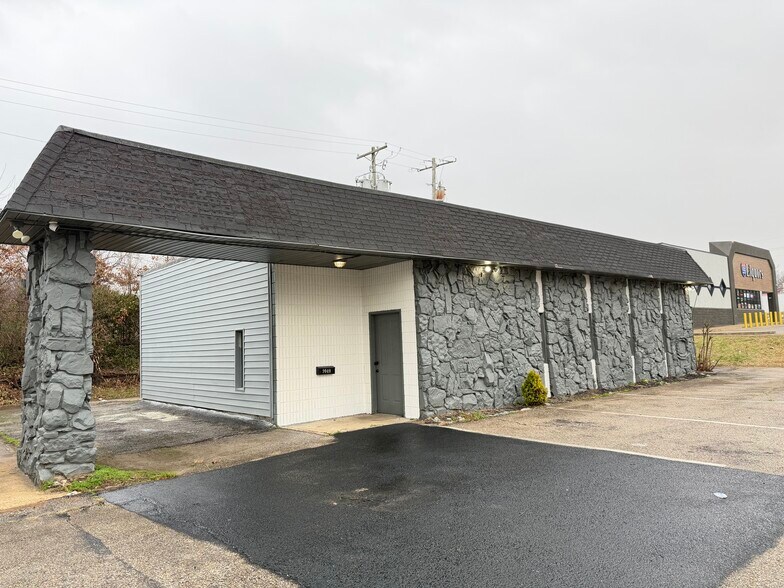 Primary Photo Of 9040 Millbranch Rd, Southaven Medical For Sale