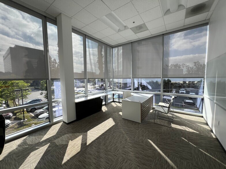 More Photos Of 1375 Dove St, Newport Beach Loft Creative Space For Lease