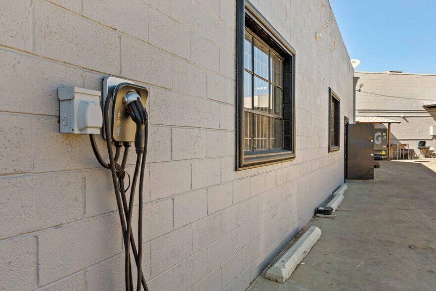 More Photos Of 7400 San Fernando Rd, Sun Valley Warehouse For Sale