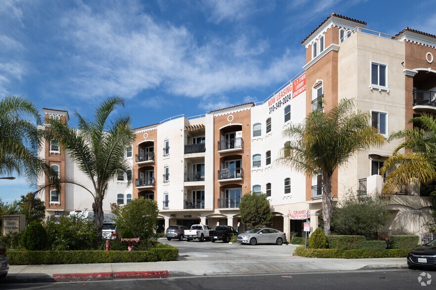 Primary Photo Of 14105 Chadron Ave, Hawthorne Apartments For Sale