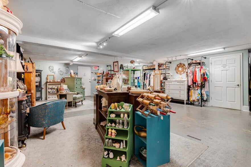 More Photos Of 114 S Woodland Blvd, Deland Storefront For Sale