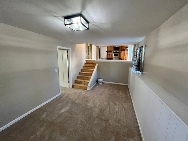 More Photos Of 260 Calumet St, Oswego Office For Sale