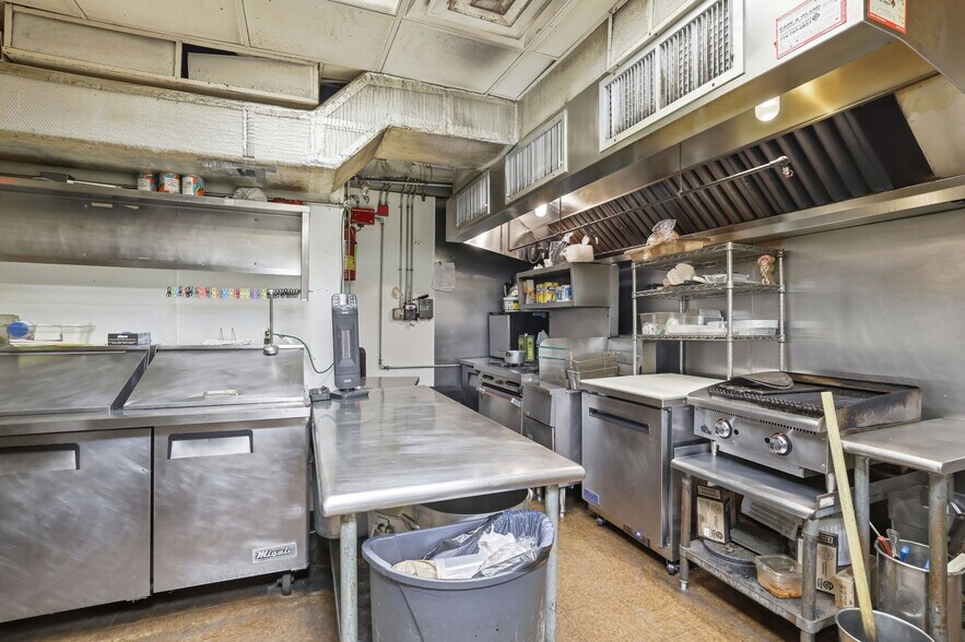More Photos Of 785 Bedford St, Whitman Freestanding For Sale