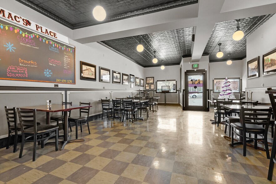 More Photos Of 113 N Farmer St, Otsego Bar For Sale