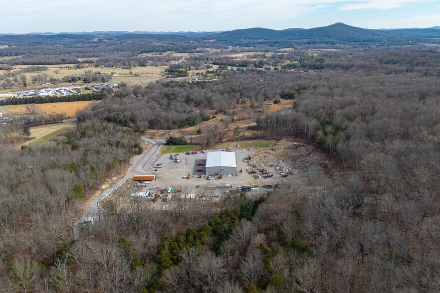 More Photos Of 1854 Sparta Pike, Lebanon Warehouse For Lease